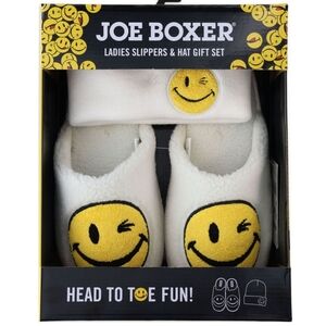 Women's Joe Boxer Smiley Face Hat & Slipper set
